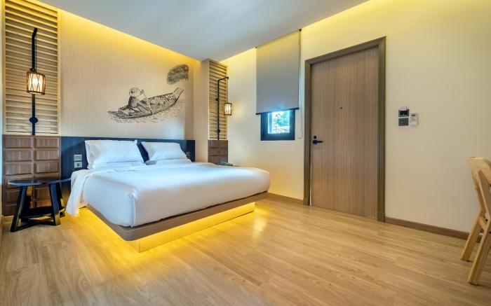 Phra Nakhon Poshtel