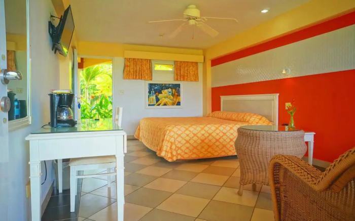Las Olas Beach Resort