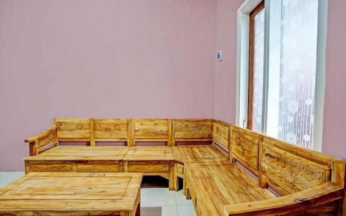 Hotel O Sobat Ijen HomestayNearSungai Prengsengan