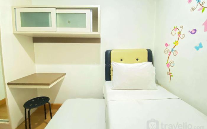 Homey 2BR Modern Design Kebagusan City By Travelio