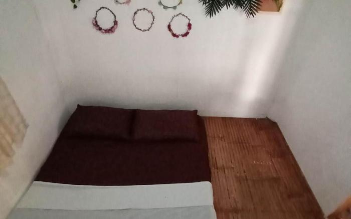 Bohemian Native Hut with free WIFI