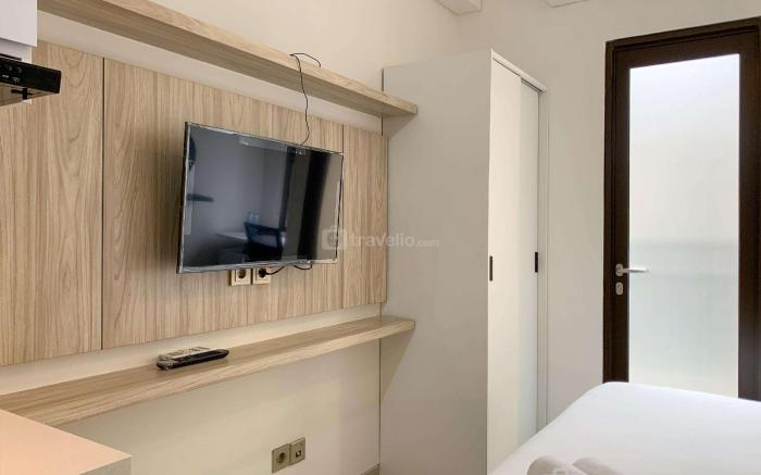 Elegant Studio at Transpark Cibubur By Travelio