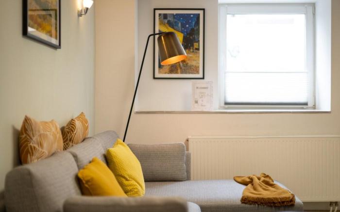 Living at Weinberg|Mario Kart|Central|Netflix