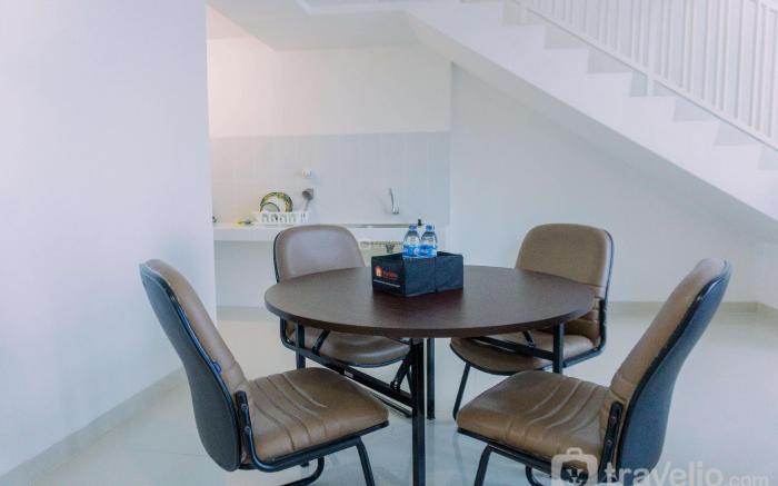 Modern Look Spacious 1BR at Neo Soho By Travelio