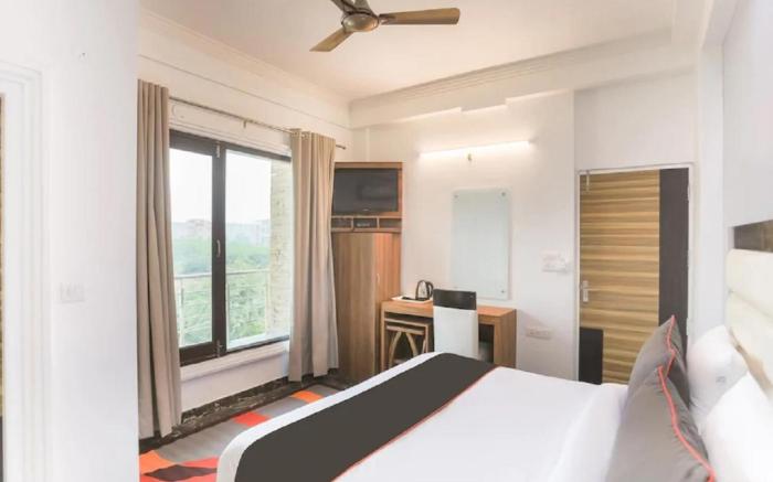 Sangvi Palace Hotel