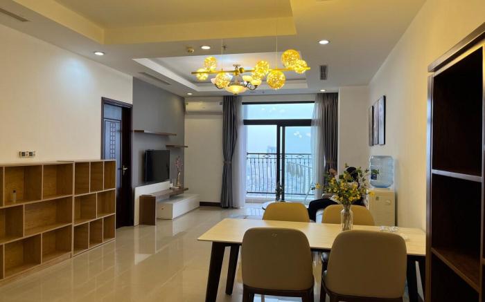 The Lucky House R4 Royal City