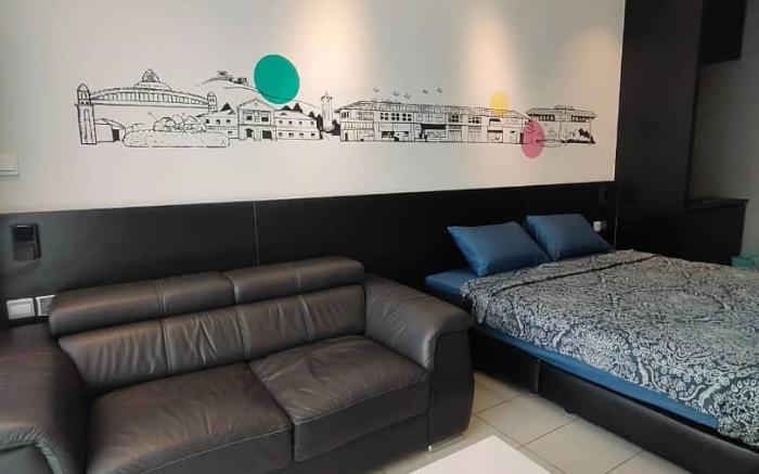 Aeropod Suites Stay in KK_King Bed Near Airport