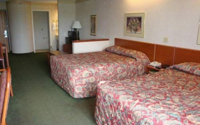 Syracuse Inn and Suites