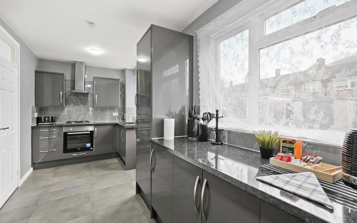 Modern 3 Bed Luxury House near London city airport