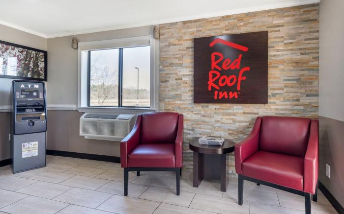 Red Roof Inn Suffolk