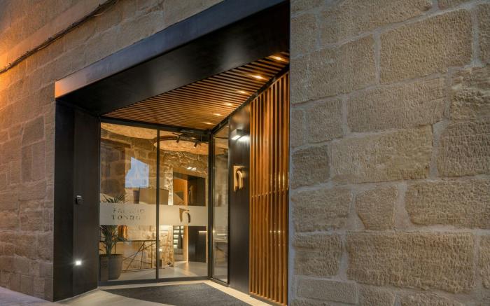 Palacio Tondon, Autograph Collection