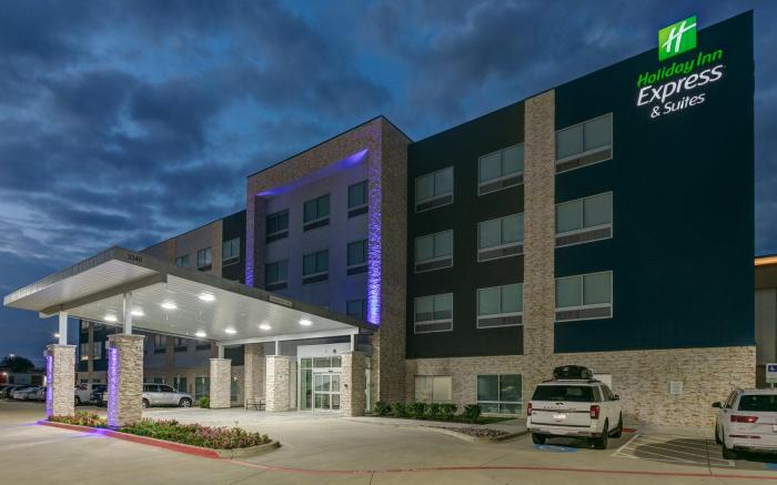 Holiday Inn Express and Suites Dallas Plano North By IHG