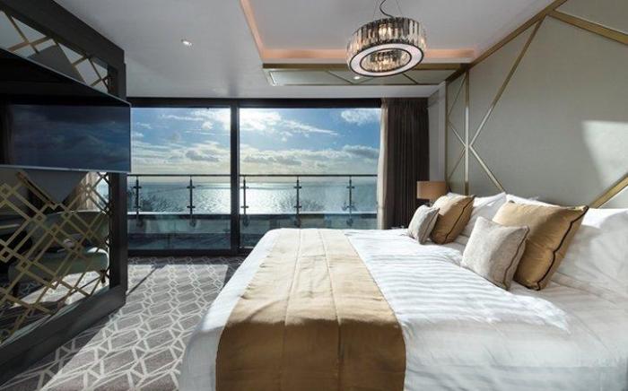 Seven Hotel