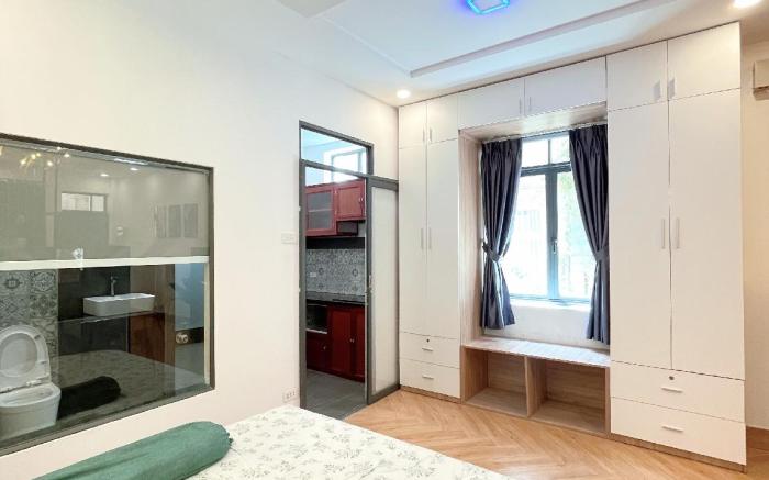 Beautiful Room with balcony, 400m to Pink Church 