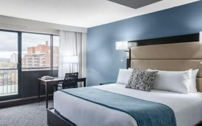 Ottawa Embassy Hotel & Suites