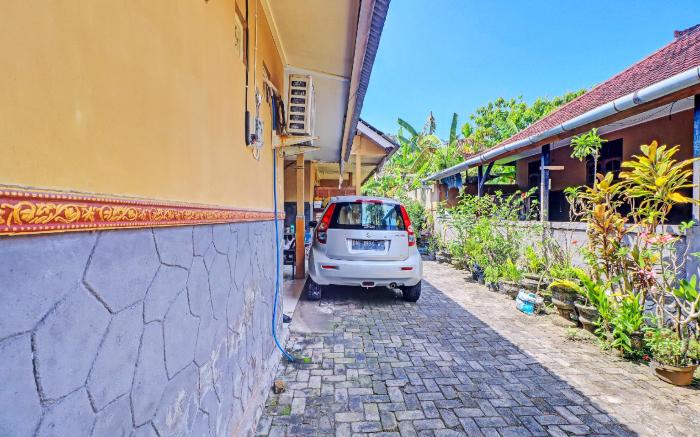 SPOT ON 92399 Hotel Sekar Jagat  Near Pantai Baluk Rening