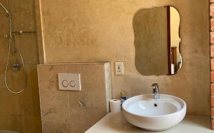 Alexandra Luxury Guest Suites 