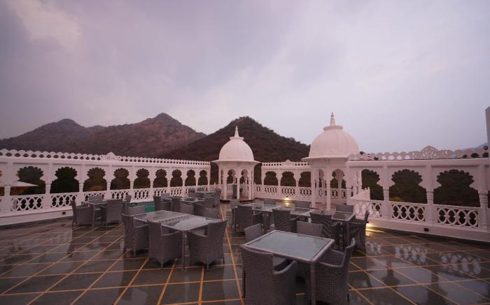 Hotel Arryaa Inn