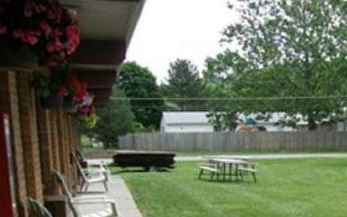 AArtpark Hotel Inn at Lewsiton