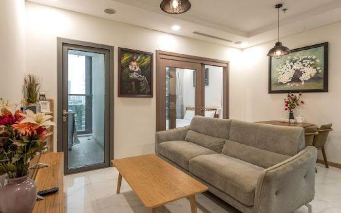 One Bedroom service apt in Landmark81 by Mai's