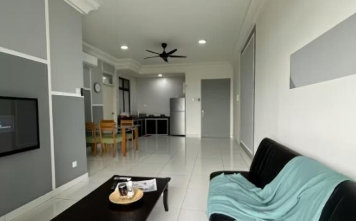 Platino 2BR Paradigm Mall Netflix Youtube BySTAY