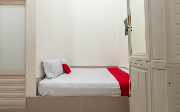 RedDoorz near UISU teladan Medan