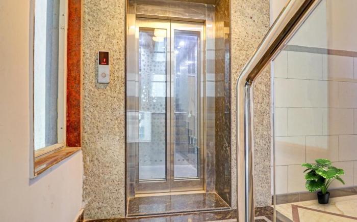 HOTEL ROYAL SUITES AND ROOMS Near AIG Hospital Gachibowli
