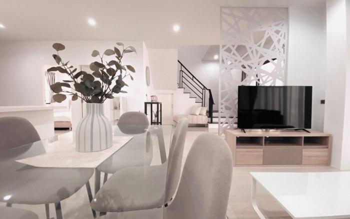 Mira House | 4BR 3BA | Naiyang Beach | HKT Airport