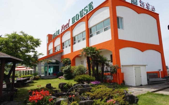 Jeju Feel House Pension