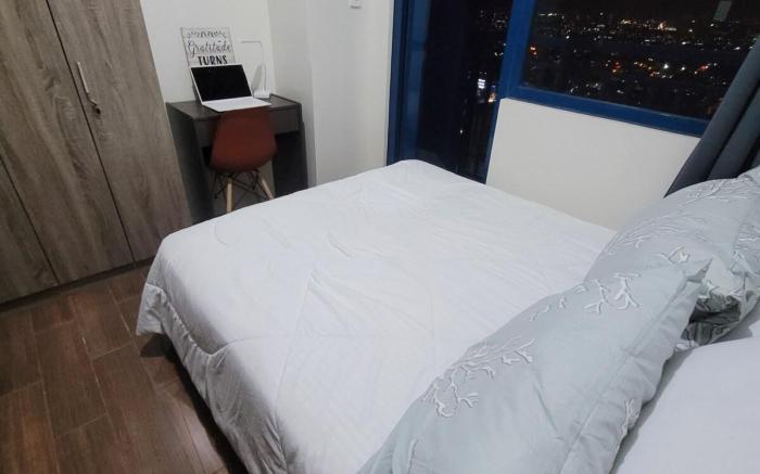 Cozy 1br Condo w/ Balcony near Airport & Sky Way