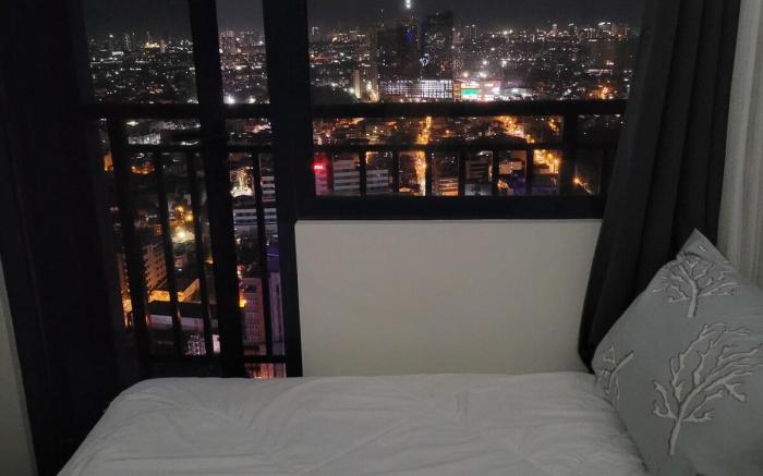Cozy 1br Condo w/ Balcony near Airport & Sky Way