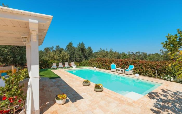 Trullo Milù with Private Pool by Apuliarentals