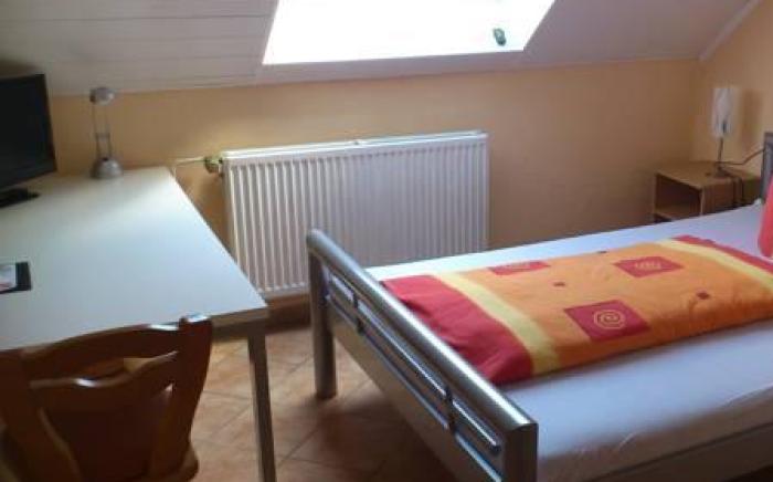 Hotel am Rosenplatz,24 Stunden Check in, Kuche, kostenfreie Parkplatze