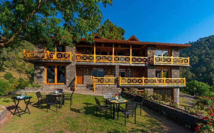 Three Bedroom Hideaway Cottage With Jacuzzi