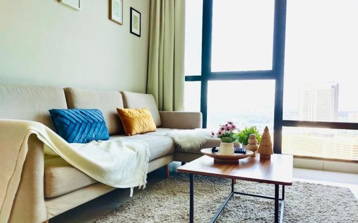Mosaic 2BR with Mid Valley Skyline View 8-12pax