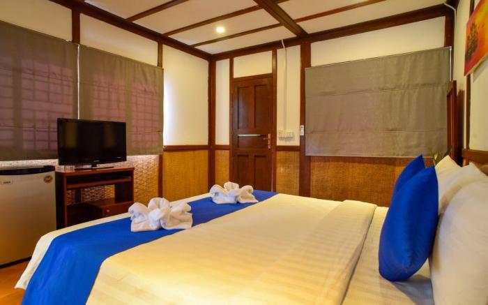 Peaceful Private Wooden Bungalow With Garden View