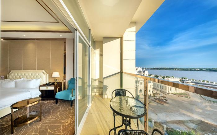 ST Hotel Wattay Airport