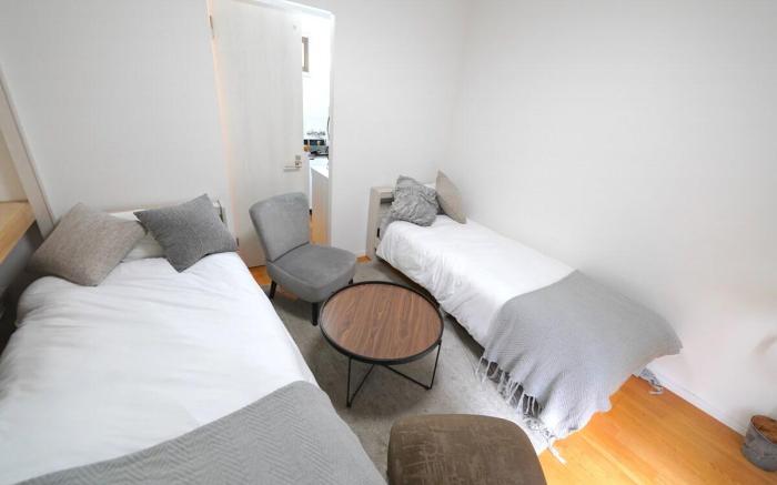 Close to Shinjuku![2nd] Twin beds,Projector!