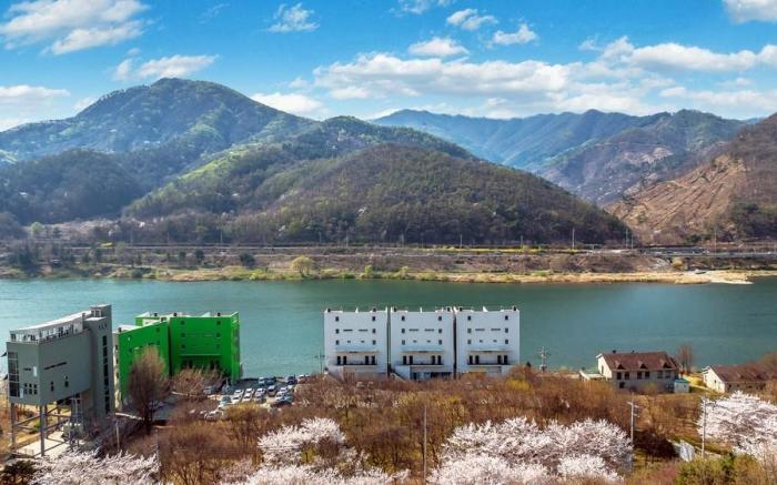 Gapyeong River Wave Pool Villa