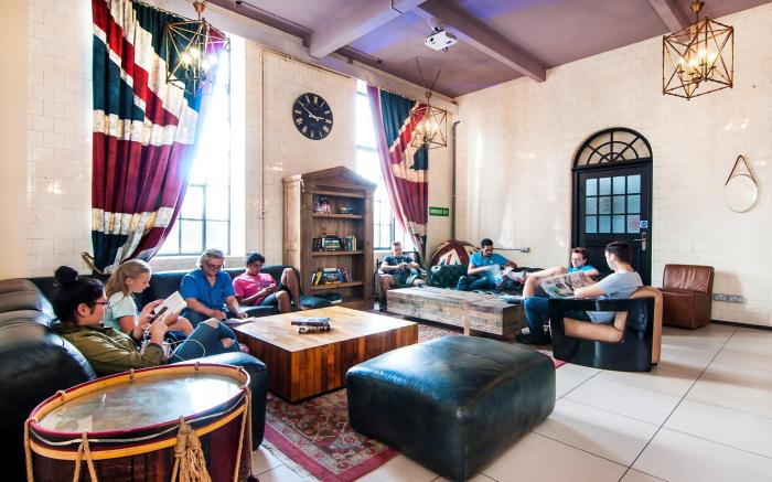 RestUp London Hostel