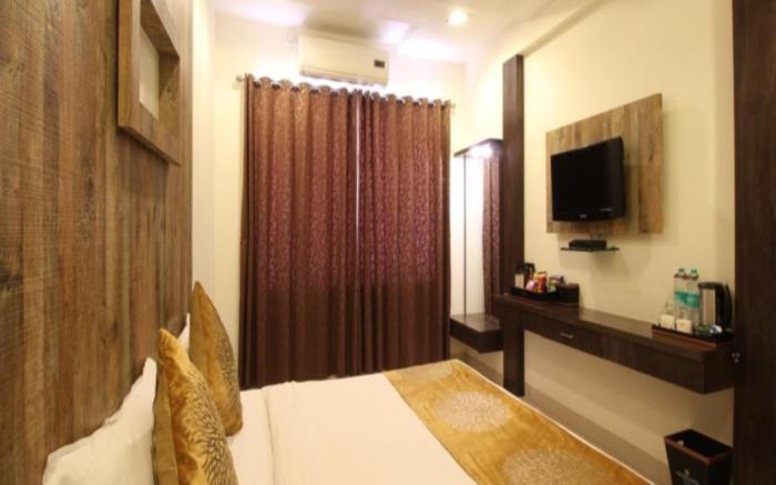 Marigold - Newly Renovated Hotel 