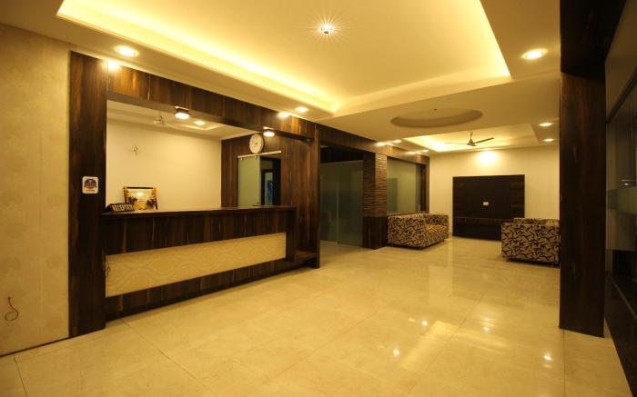 Hotel Yog Palace - Newly Renovated 2024