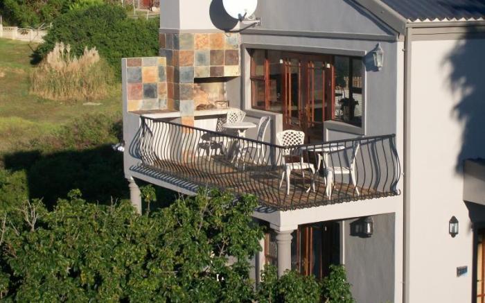 Sea Whisper Guest House & Self Catering