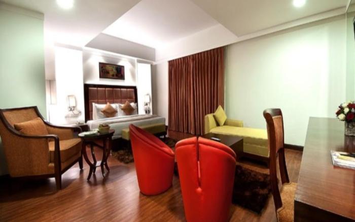 Golden Plaza Hotel