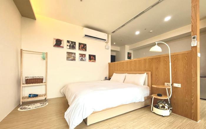 Self check-in, enjoy the hot spring and view here