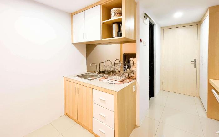 Modern Look Studio at De Prima Apt By Travelio