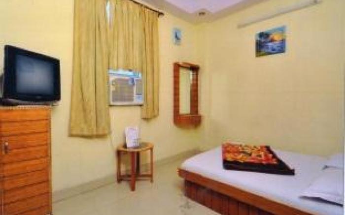 Hotel Pushpak Palace
