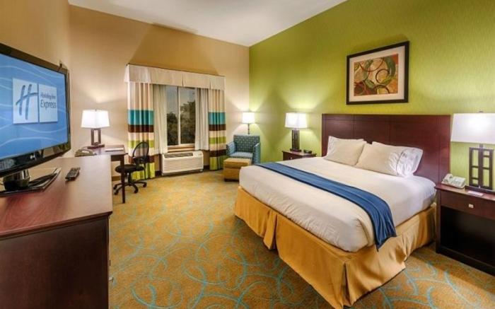 Holiday Inn Express & Suites / Red Bluff - South Redding Area By IHG