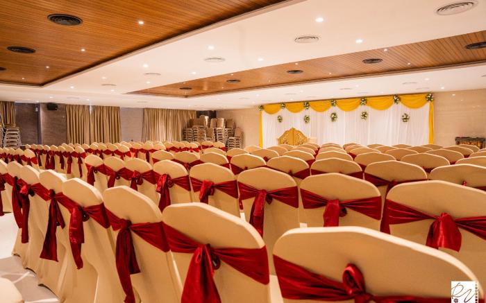 Hotel Tulips Grand