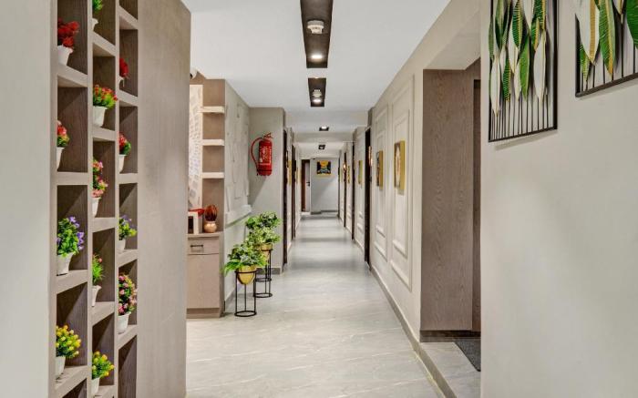 Hotel Royal Stay, Pakwan, Sg highway.